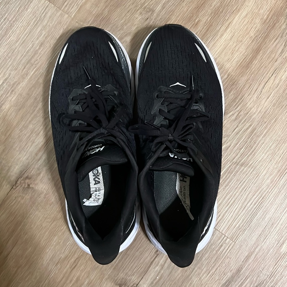 Hoka Clifton size 9